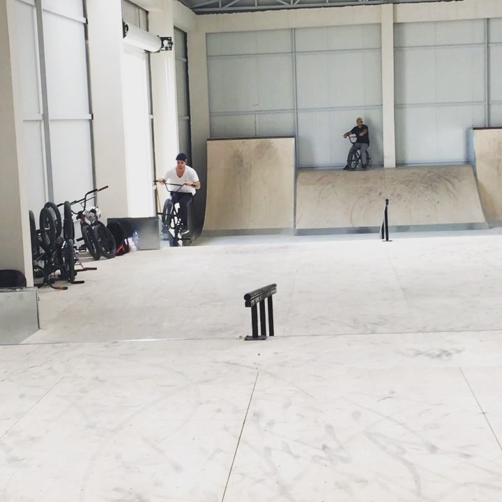 Quick combo from @_arifgul #bmx #cyprusbmx #bmxlife #skatepark #goodday #videooftheday